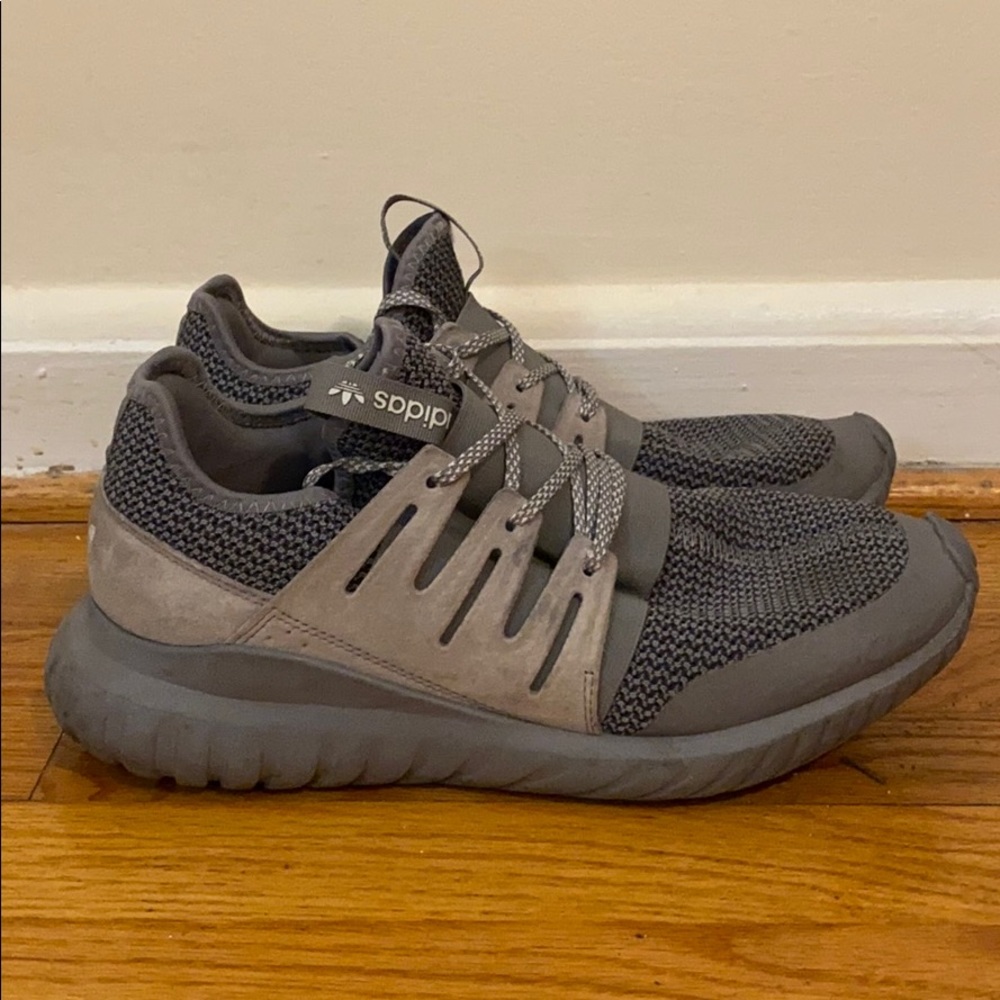 Men’s Adidas Tubular - Triple Grey Sz 9